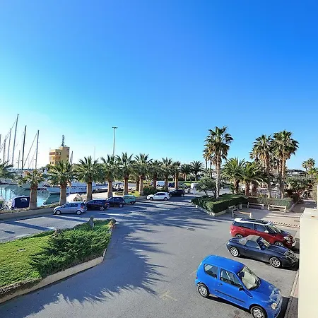 Silvia Degli Aregai *